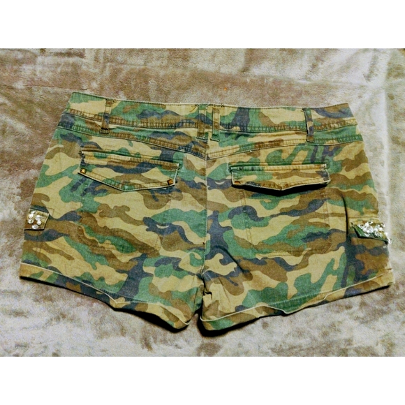 Camo Shorts - Picture 3 of 4